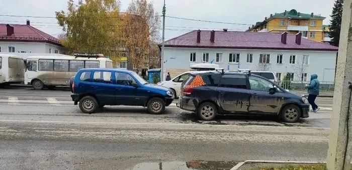 В Горно-Алтайске при столкновении двух иномарок пострадала 13-летняя девочка